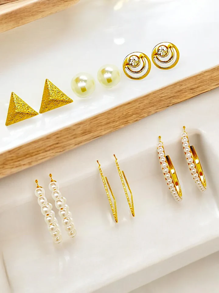 Tiya"S Gold Plated Studs & Hoops Combo Earrings