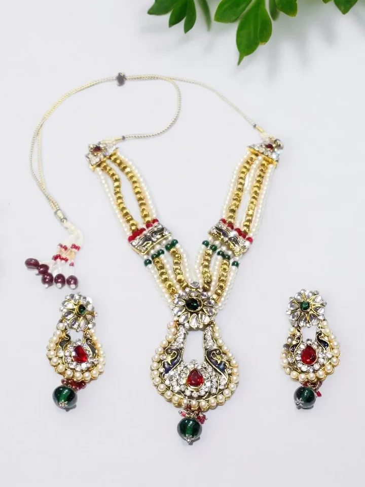 Tiys"s Red Green Jewellery Set